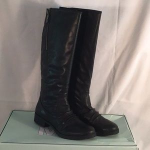NWT Mia Girl 8 1/2 black boot